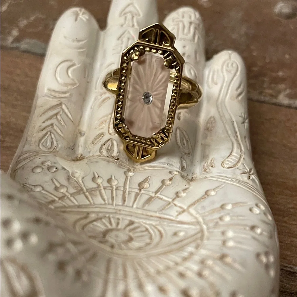 Elegant Gold and Pink Ring - Picture 5 of 6